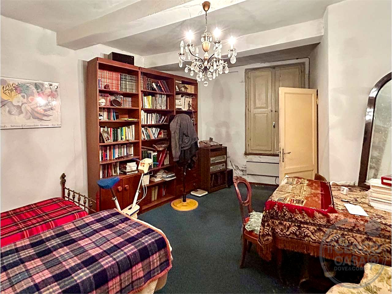 APPARTAMENTO CON AFFRESCHI DELL'800 IN PALAZZO NOBILIARE