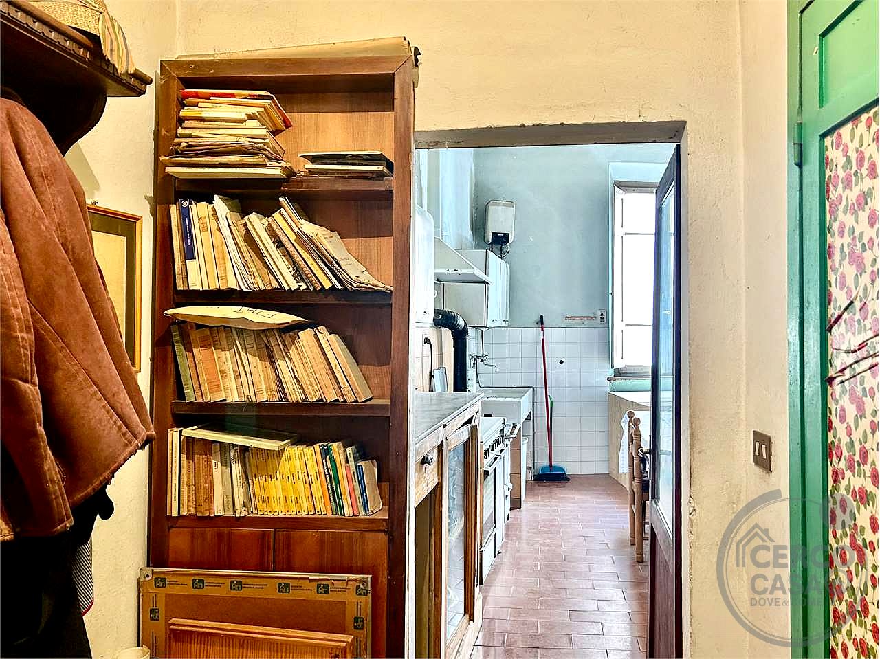 APPARTAMENTO CON AFFRESCHI DELL'800 IN PALAZZO NOBILIARE