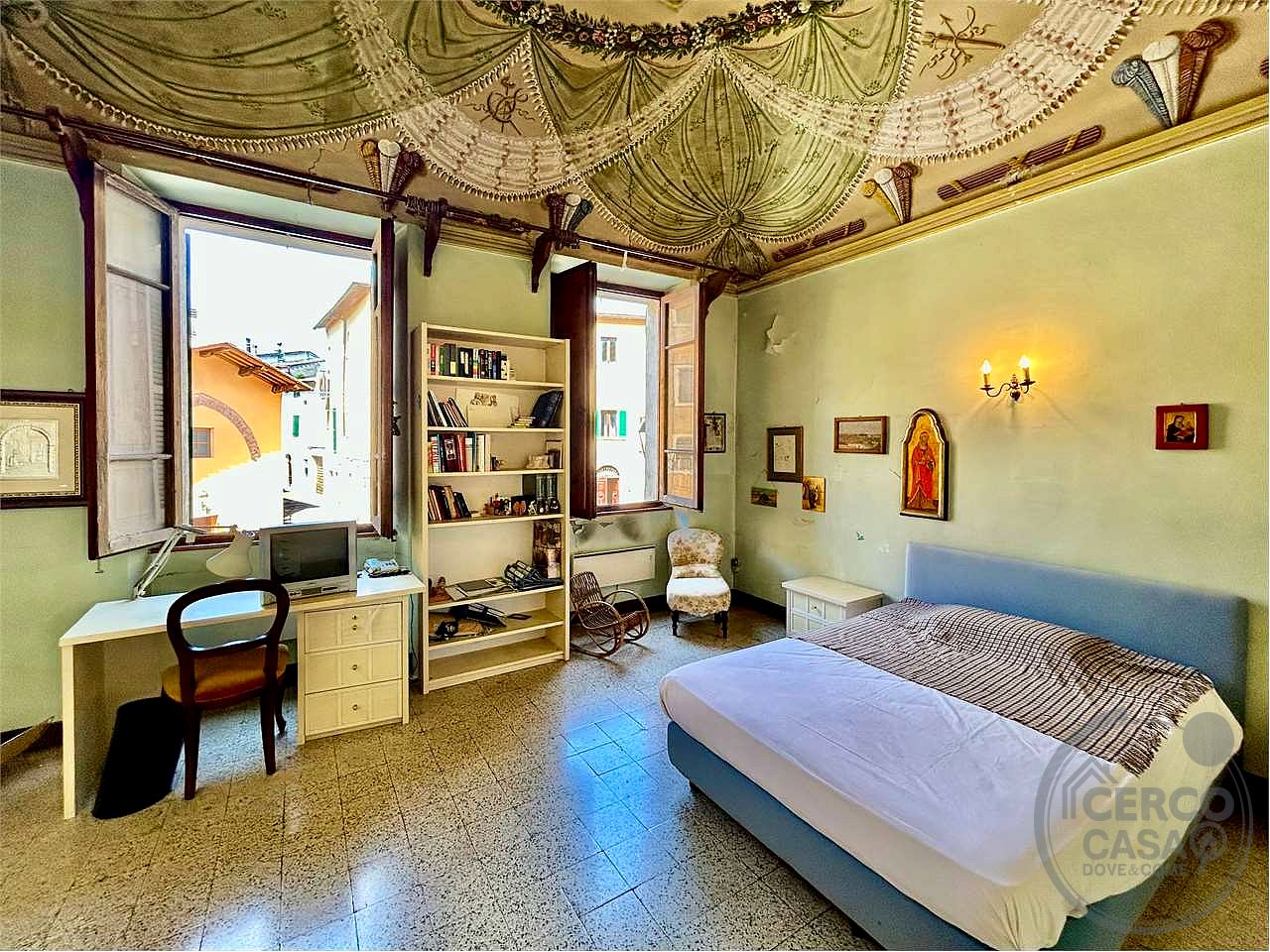 APPARTAMENTO CON AFFRESCHI DELL'800 IN PALAZZO NOBILIARE