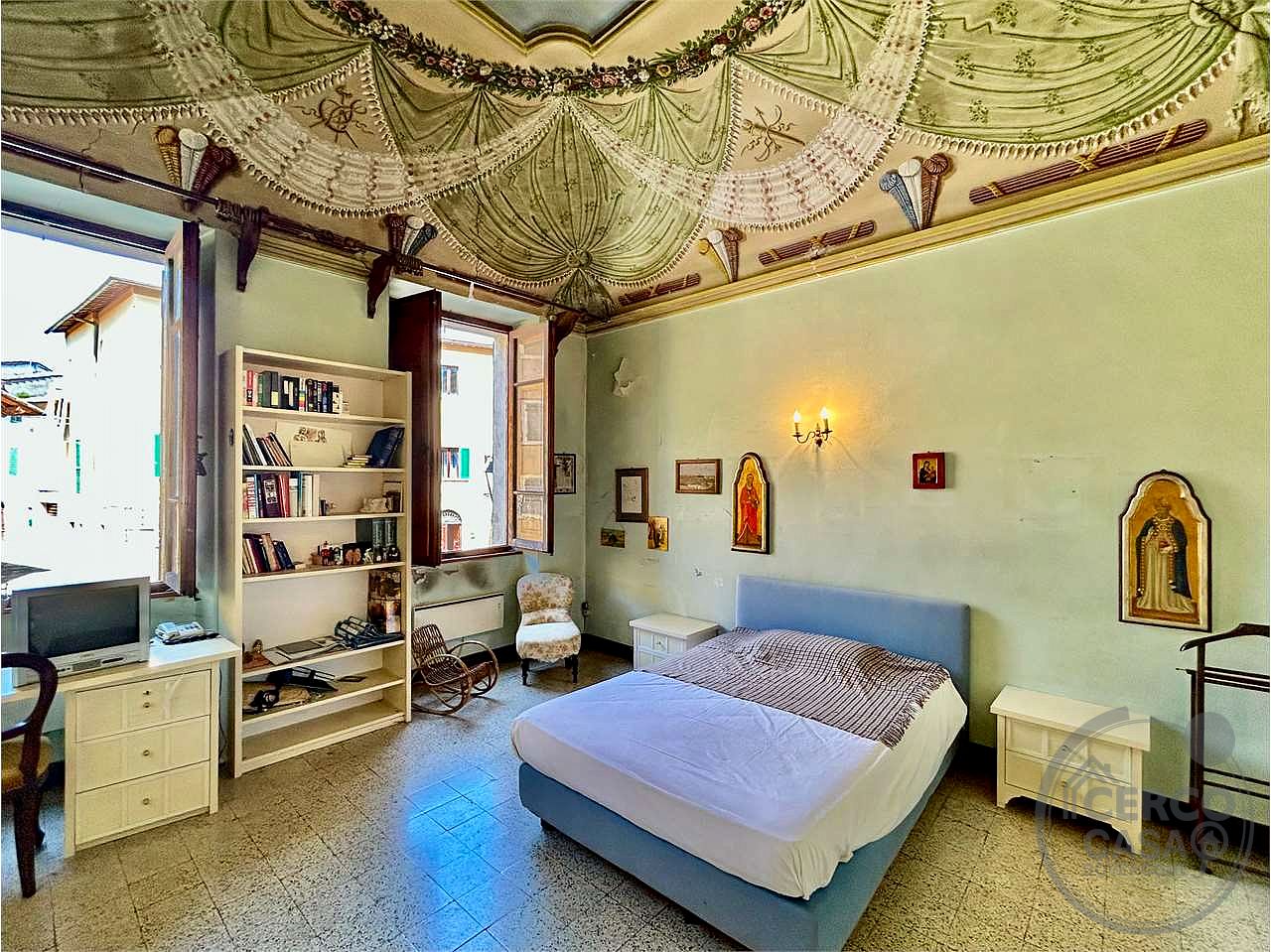 APPARTAMENTO CON AFFRESCHI DELL'800 IN PALAZZO NOBILIARE