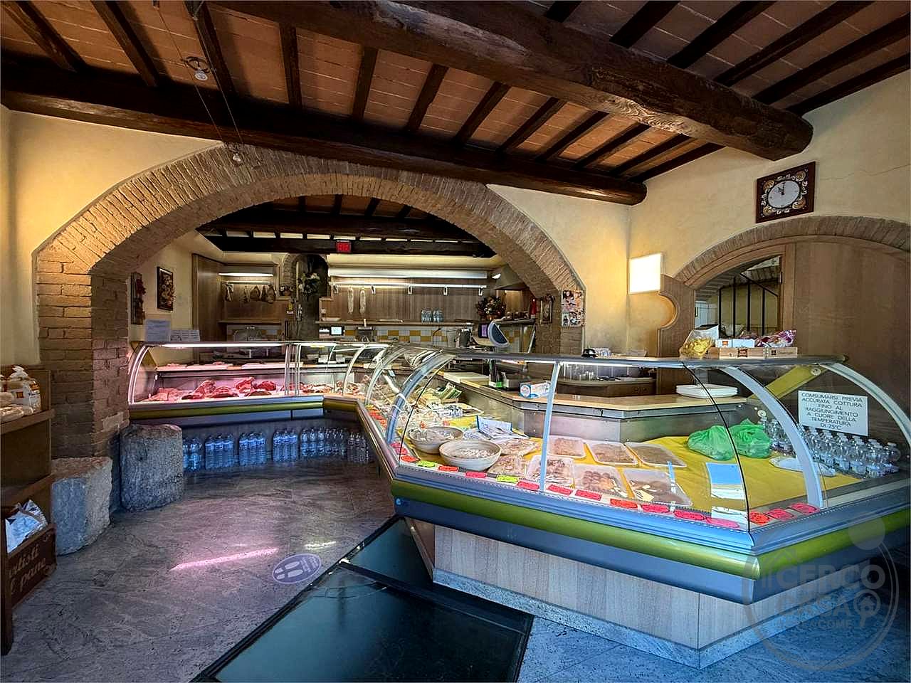 BEVAGNA: NEGOZIO CON LABORATORIO NEL CENTRO STORICO