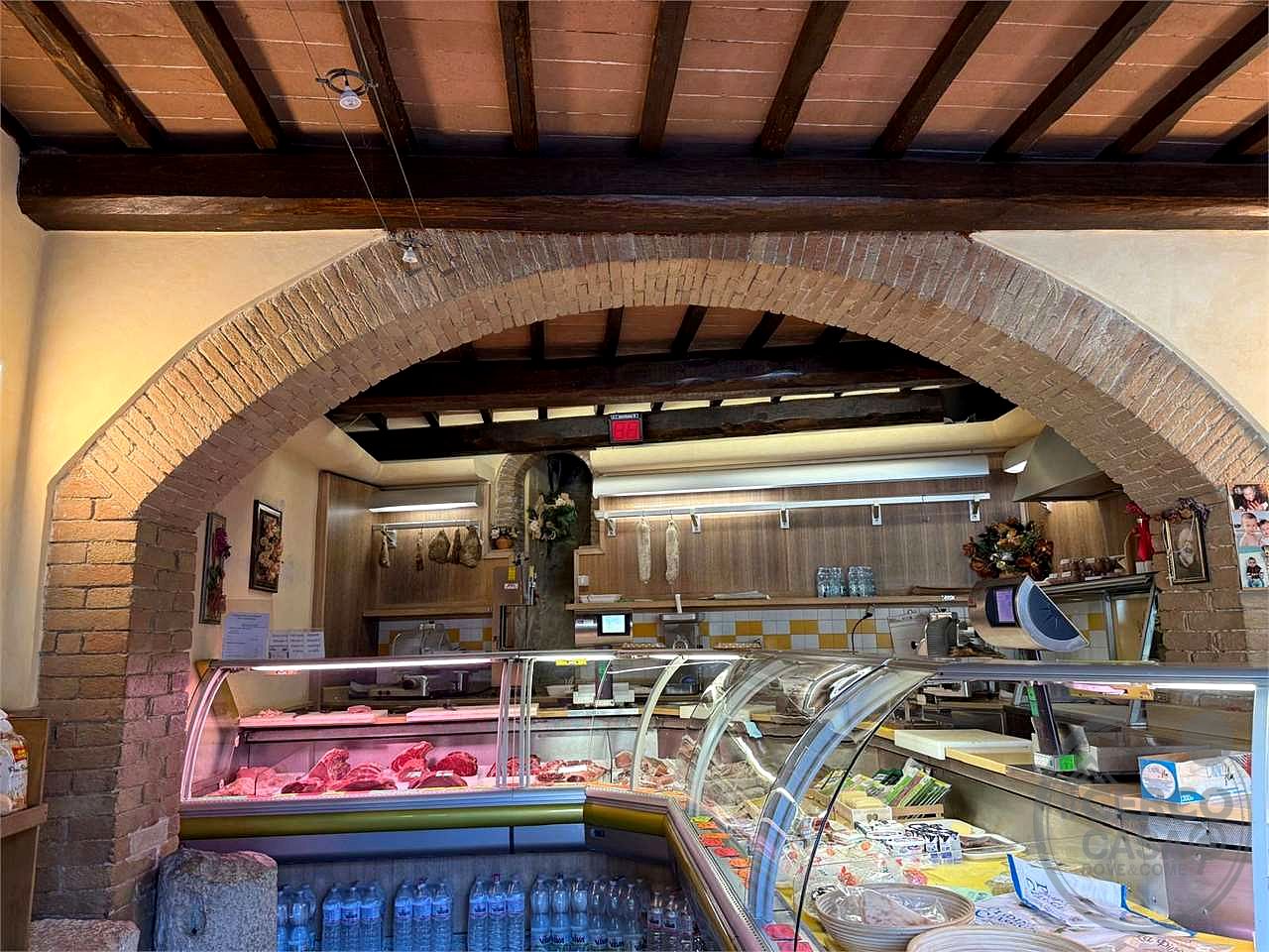 BEVAGNA: NEGOZIO CON LABORATORIO NEL CENTRO STORICO