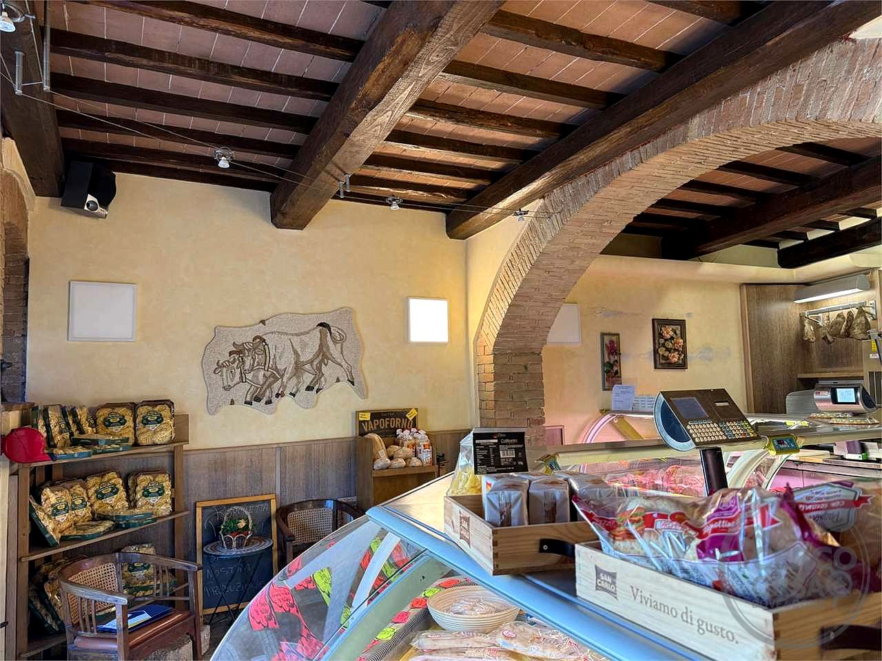 BEVAGNA: NEGOZIO CON LABORATORIO NEL CENTRO STORICO