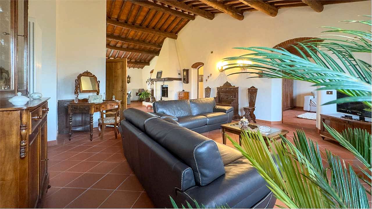 SPLENDIDA TENUTA NEL CUORE DEL VALDARNO (FIRENZE)
