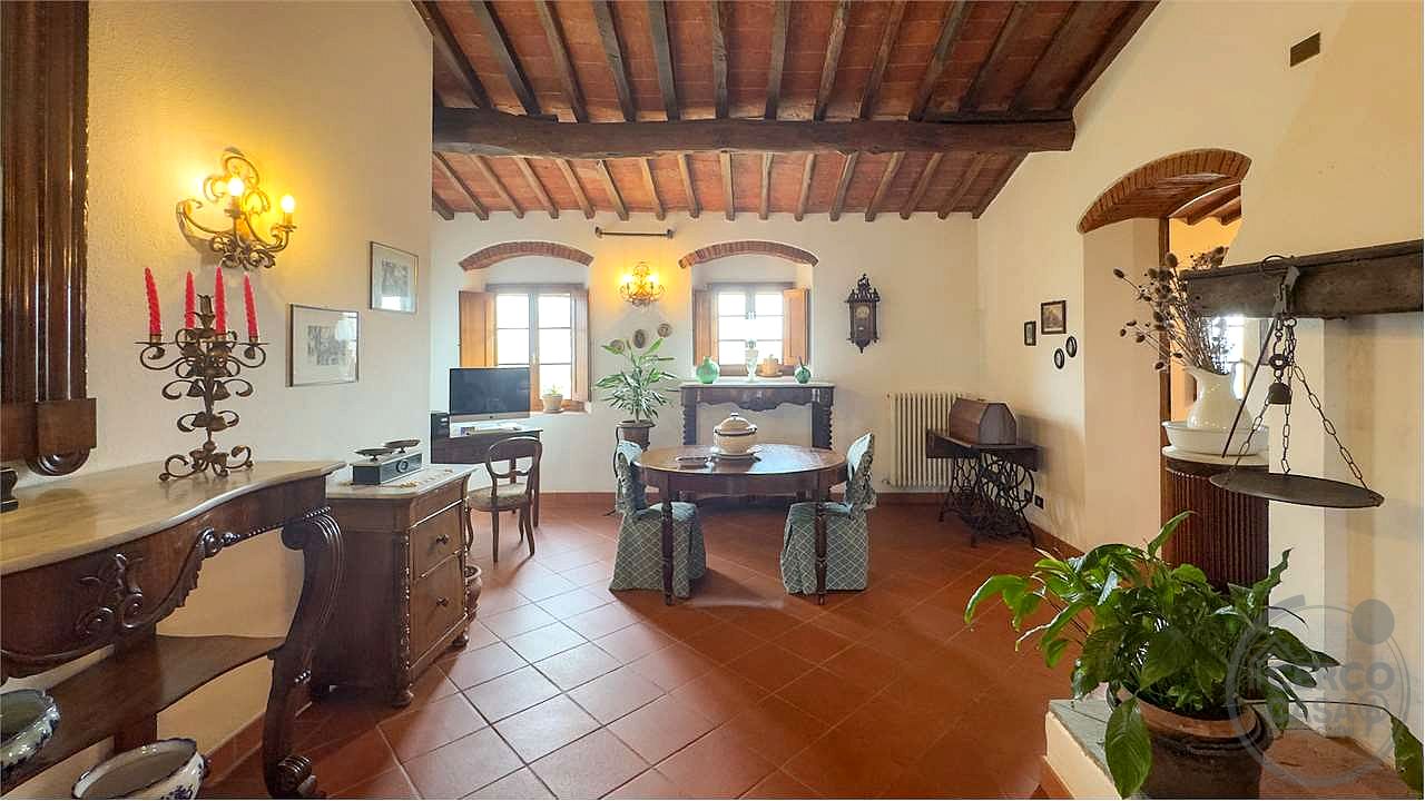 SPLENDIDA TENUTA NEL CUORE DEL VALDARNO (FIRENZE)