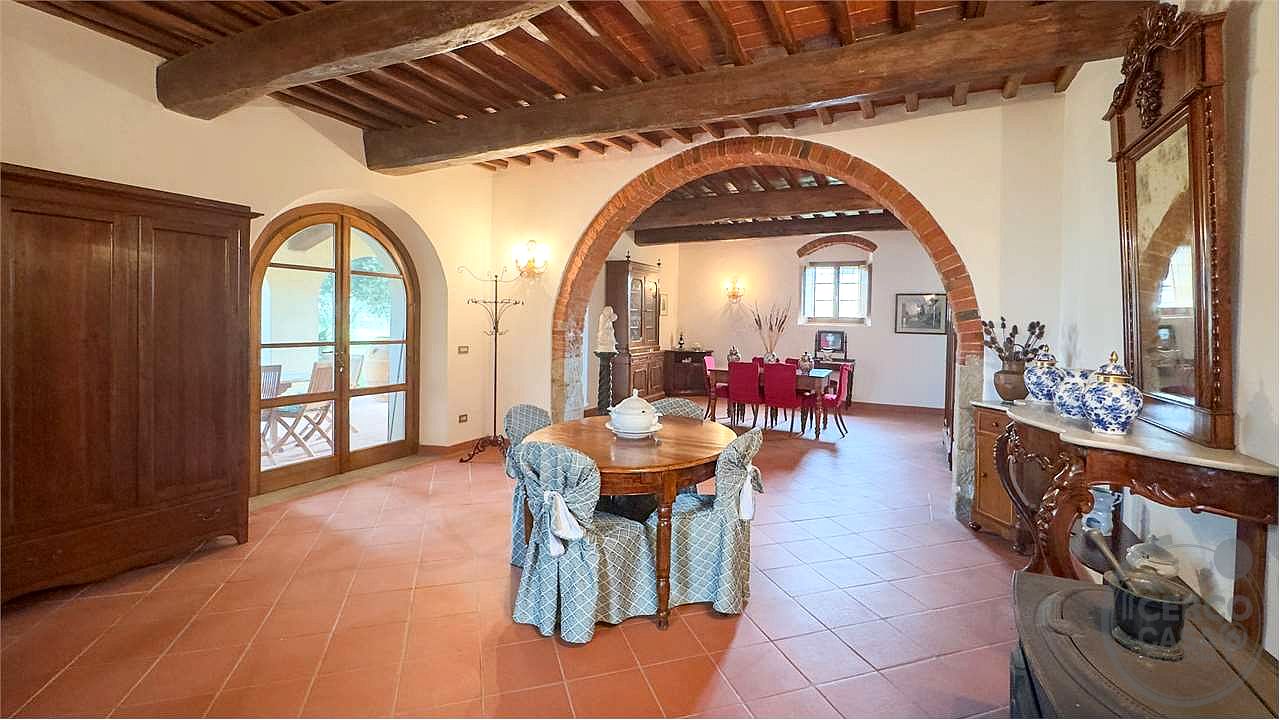 SPLENDIDA TENUTA NEL CUORE DEL VALDARNO (FIRENZE)