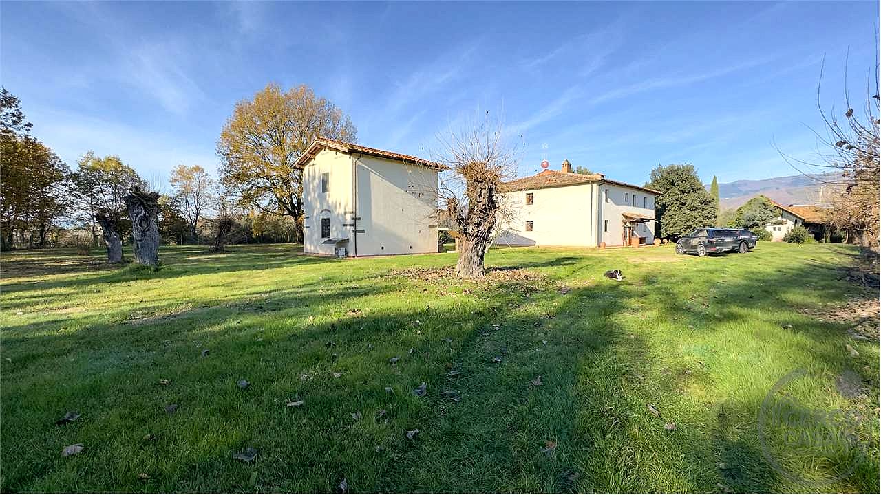 SPLENDIDA TENUTA NEL CUORE DEL VALDARNO (FIRENZE)