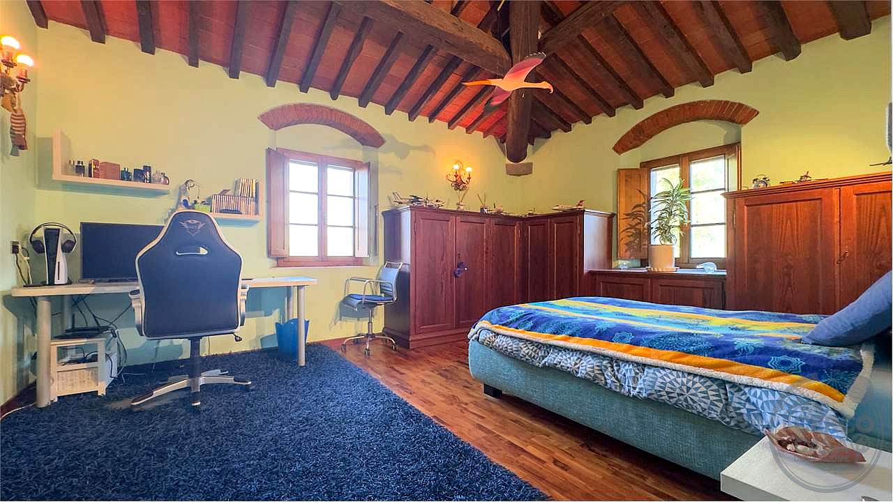 SPLENDIDA TENUTA NEL CUORE DEL VALDARNO (FIRENZE)