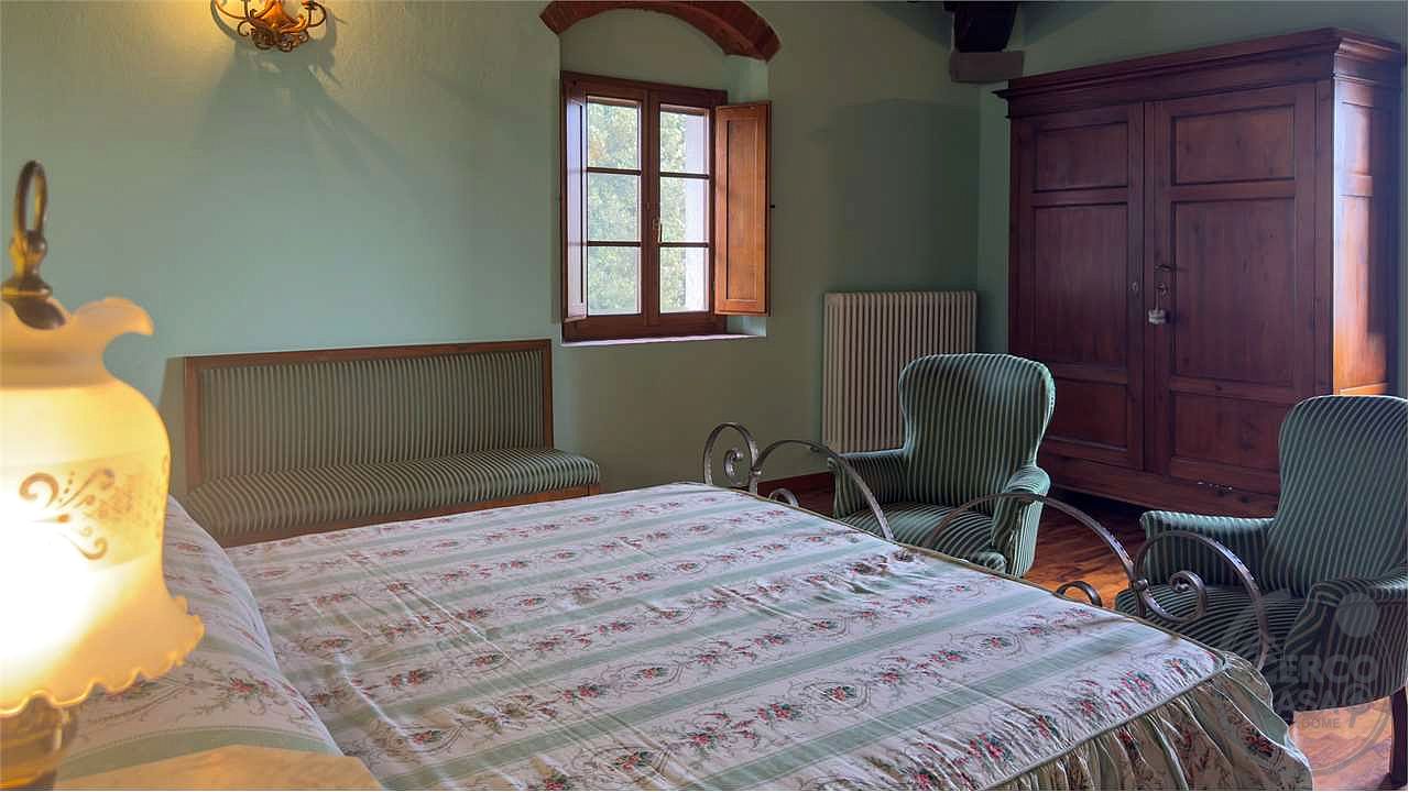 SPLENDIDA TENUTA NEL CUORE DEL VALDARNO (FIRENZE)