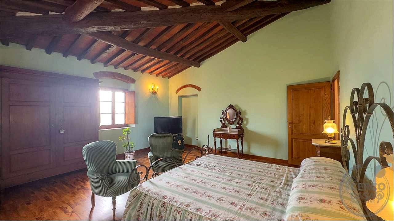 SPLENDIDA TENUTA NEL CUORE DEL VALDARNO (FIRENZE)