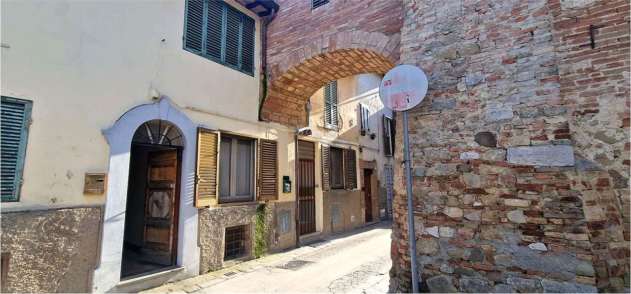 MARSCIANO - CERQUETO: APPARTAMENTO NEL CENTRO STORICO