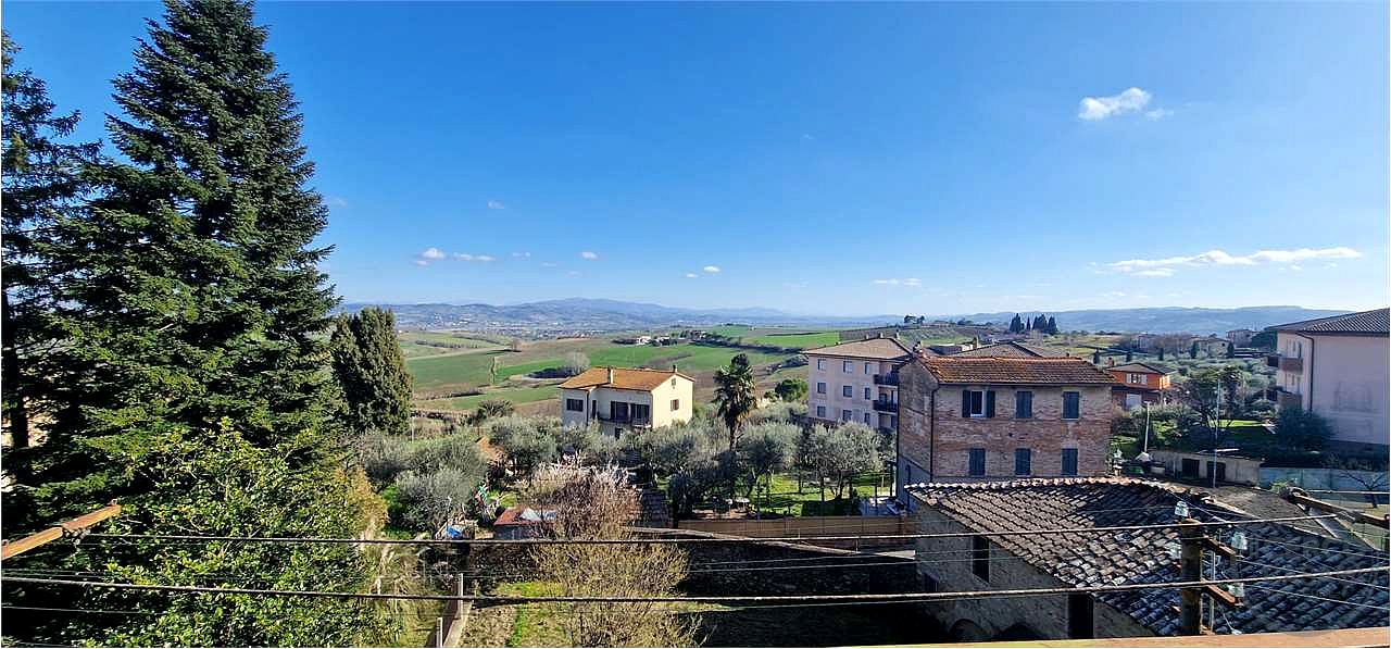 MARSCIANO - CERQUETO: APPARTAMENTO NEL CENTRO STORICO
