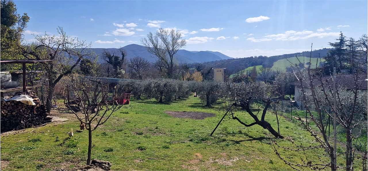 MASSA MARTANA - VILLA SAN FAUSTINO: TERRENO EDIFICABILE