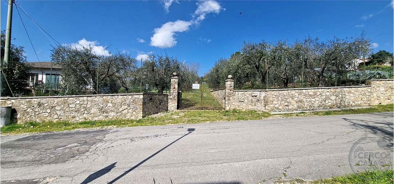MASSA MARTANA - VILLA SAN FAUSTINO: TERRENO EDIFICABILE