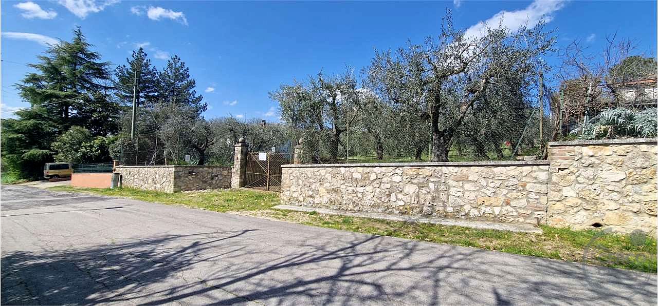 MASSA MARTANA - VILLA SAN FAUSTINO: TERRENO EDIFICABILE