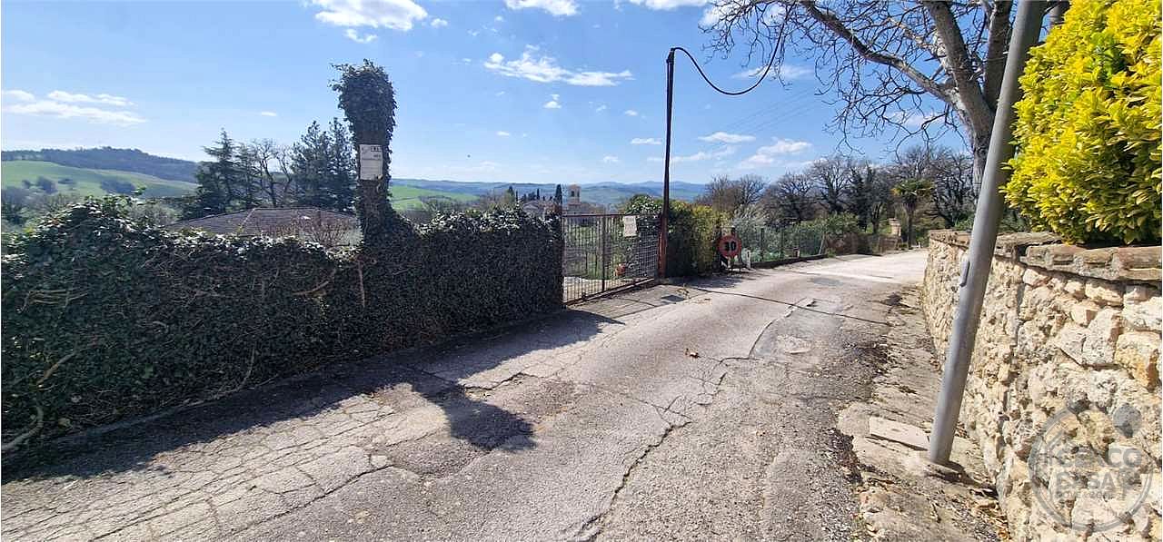 MASSA MARTANA - VILLA SAN FAUSTINO: TERRENO EDIFICABILE