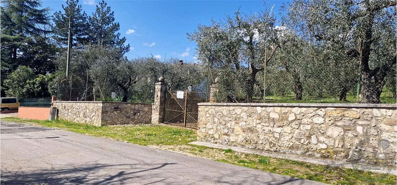 MASSA MARTANA - VILLA SAN FAUSTINO: TERRENO EDIFICABILE