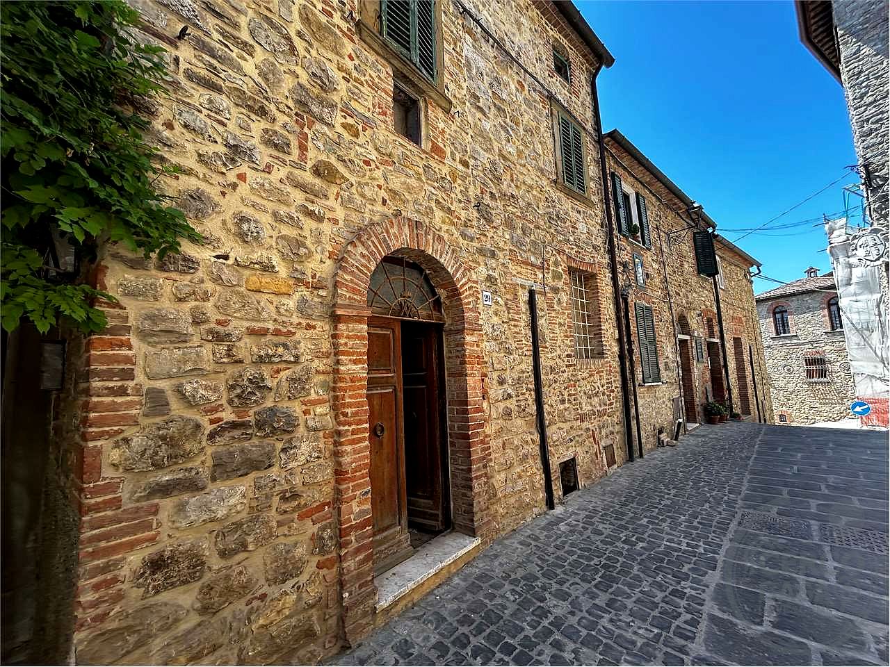 TERNI - CENTRO STORICO DI PARRANO: CIELO-TERRA CON VISTA PANORAMICA