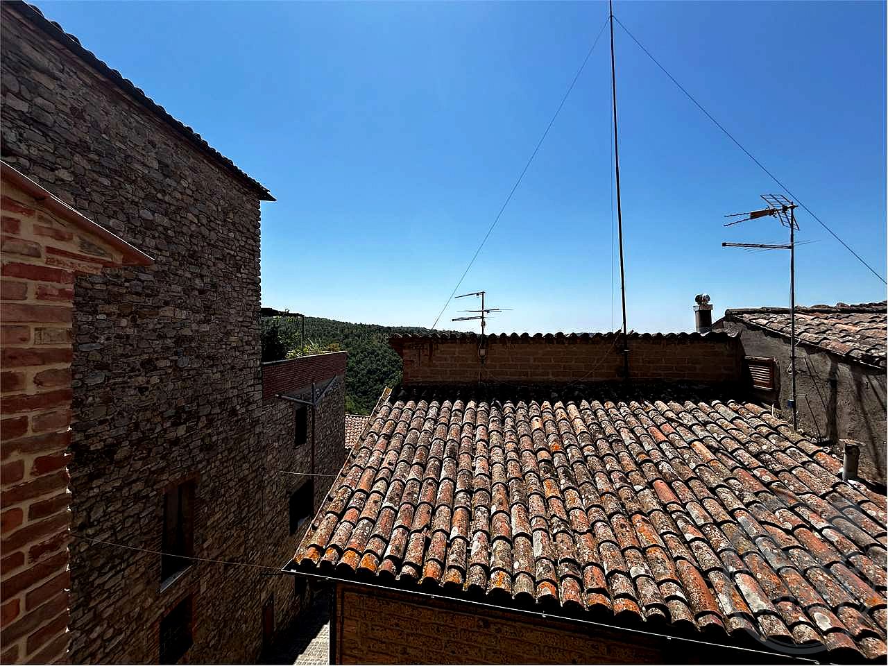 TERNI - CENTRO STORICO DI PARRANO: CIELO-TERRA CON VISTA PANORAMICA