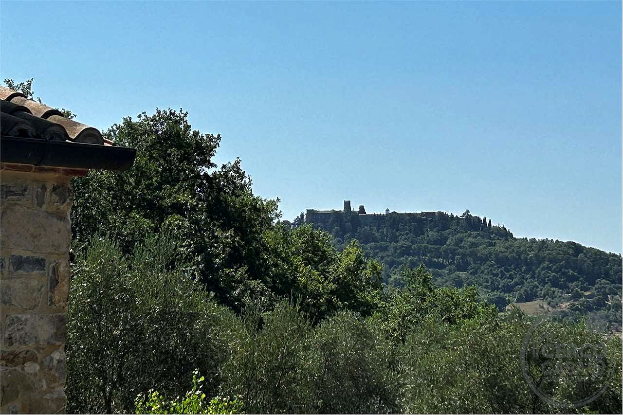 TERNI - PARRANO: CASALE PERSONALIZZABILE CON AMPIO TERRENO