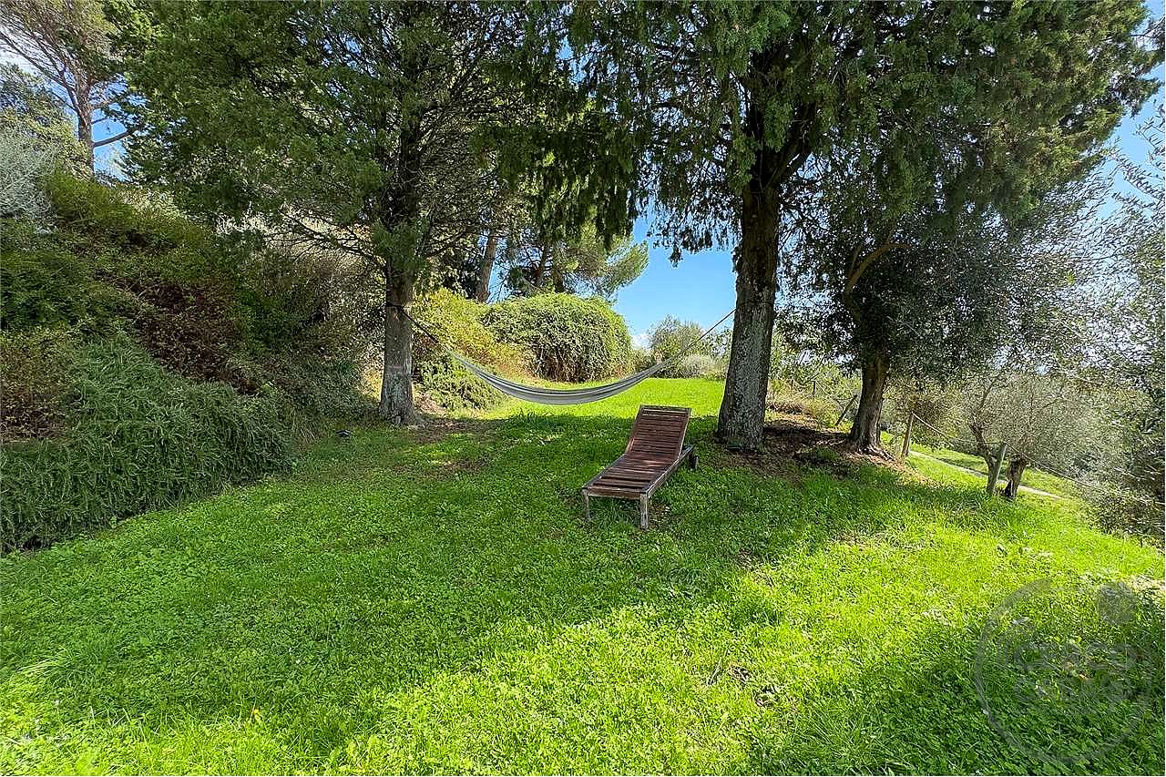 TUORO SUL TRASIMENO: CASALE TIPICO CON PISCINA E DEPANDANCE