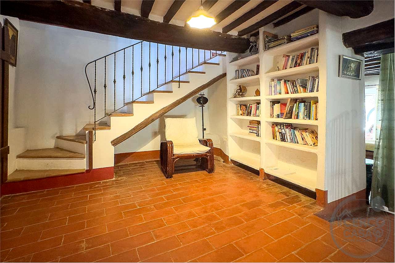 TUORO SUL TRASIMENO: CASALE TIPICO CON PISCINA E DEPANDANCE