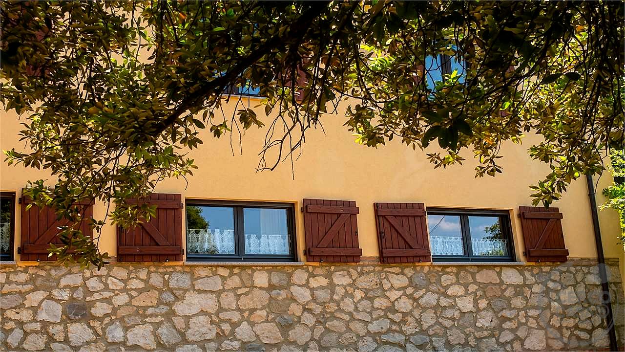 VAL D'ORCIA: ELEGANTE CASALE DEL 1700 CON PISCINA