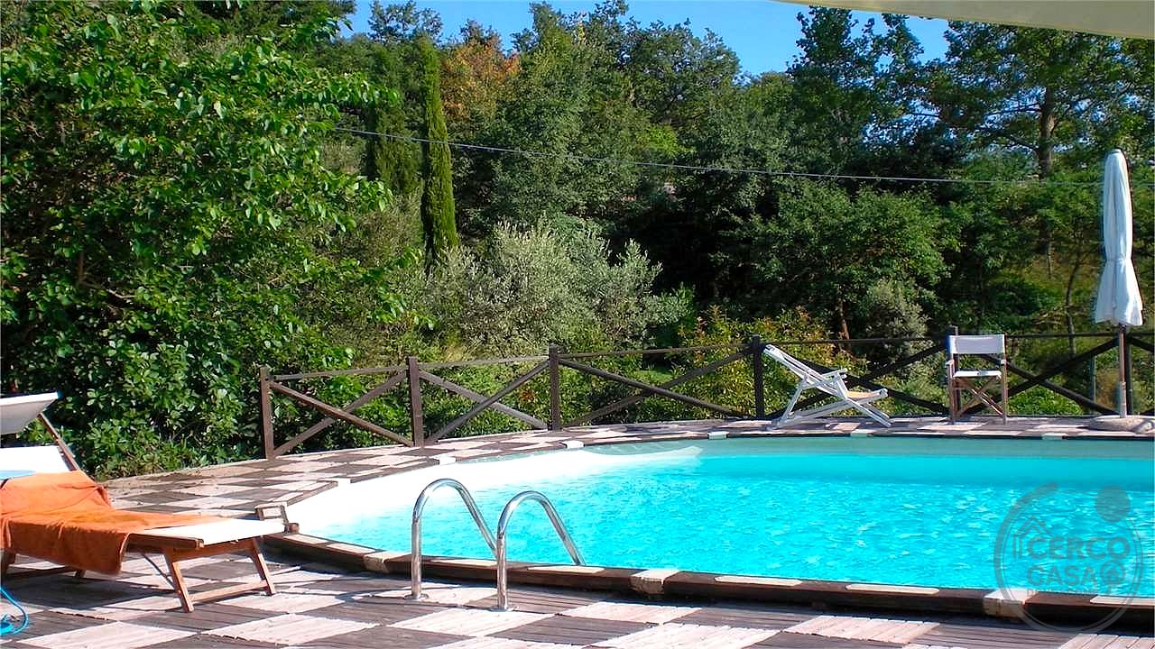 VAL D'ORCIA: ELEGANTE CASALE DEL 1700 CON PISCINA