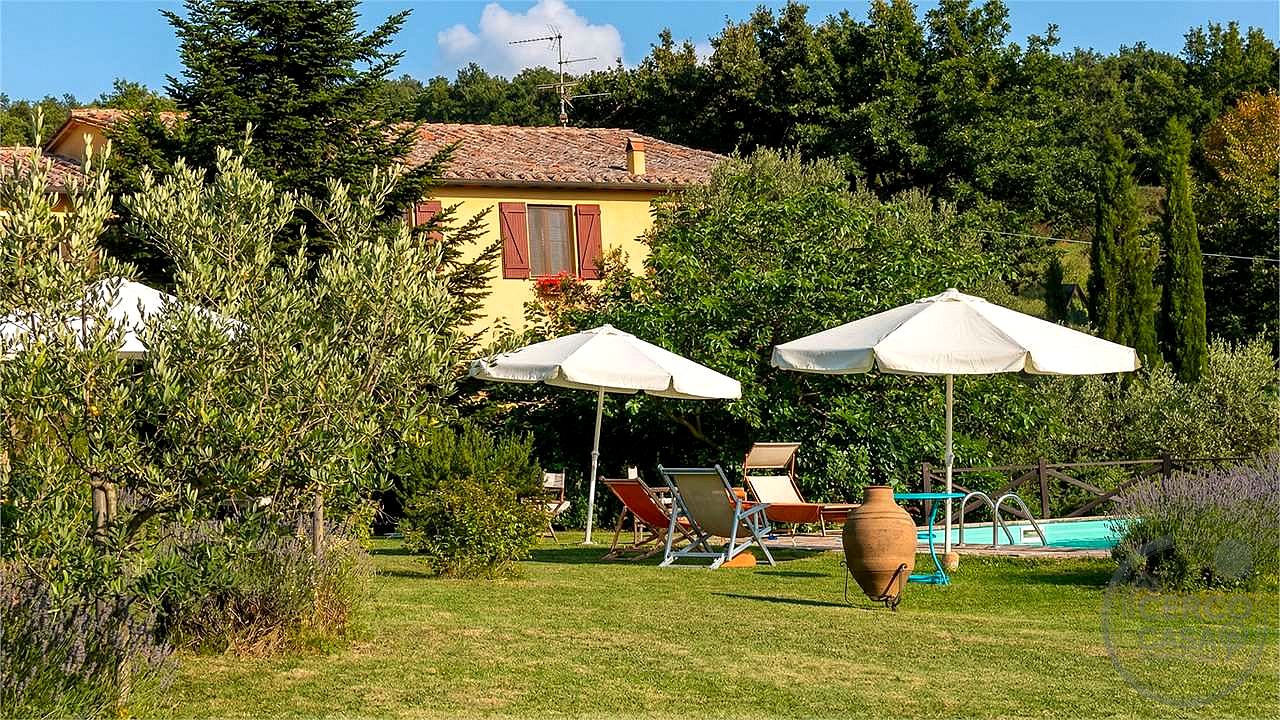 VAL D'ORCIA: ELEGANTE CASALE DEL 1700 CON PISCINA