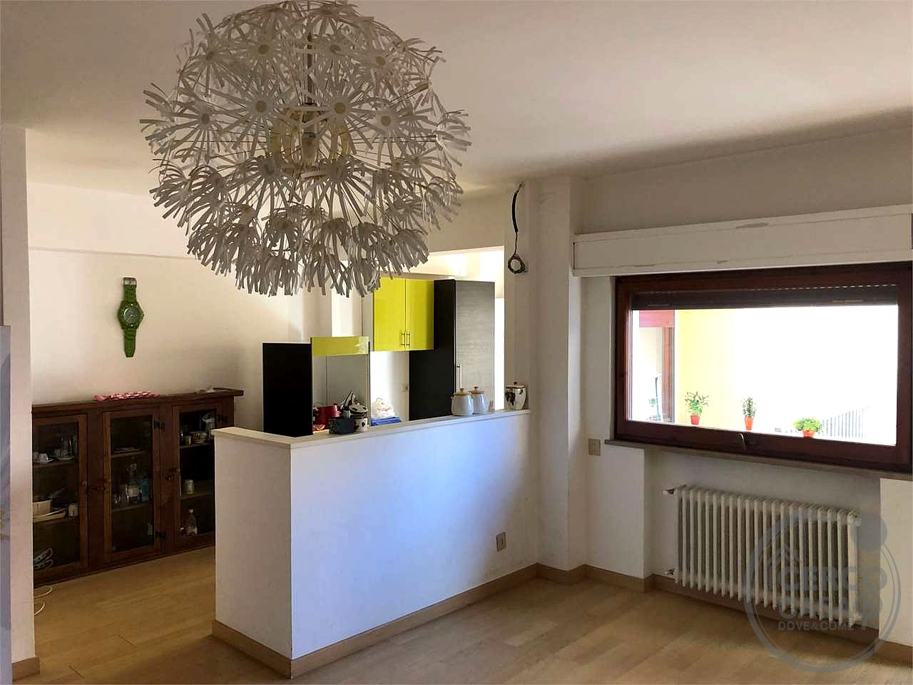 PERUGIA - VIA SPIRITO GUALTIERI: APPARTAMENTO CON TERRAZZO E GARAGE