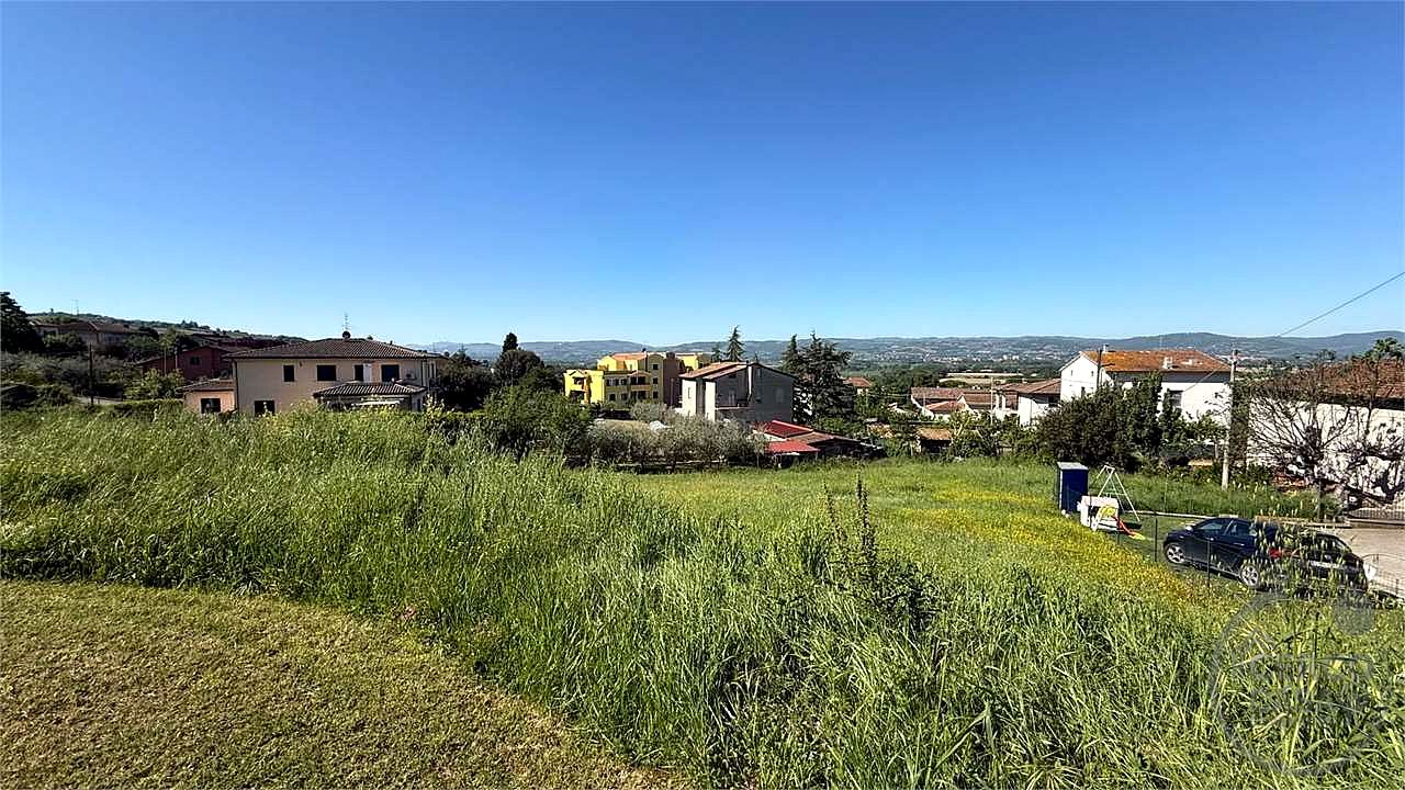 COLLEPEPE: TERRENO EDIFICABILE IN ZONA RESIDENZIALE