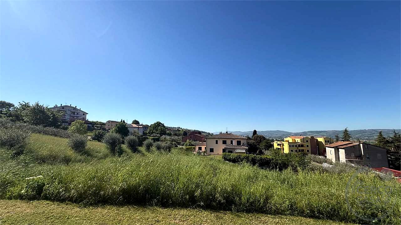 COLLEPEPE: TERRENO EDIFICABILE IN ZONA RESIDENZIALE