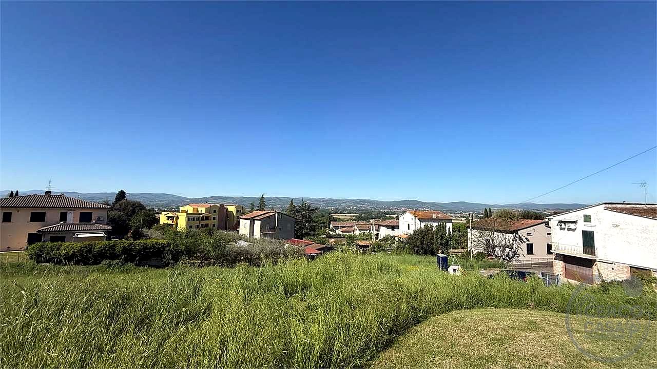 COLLEPEPE: TERRENO EDIFICABILE IN ZONA RESIDENZIALE