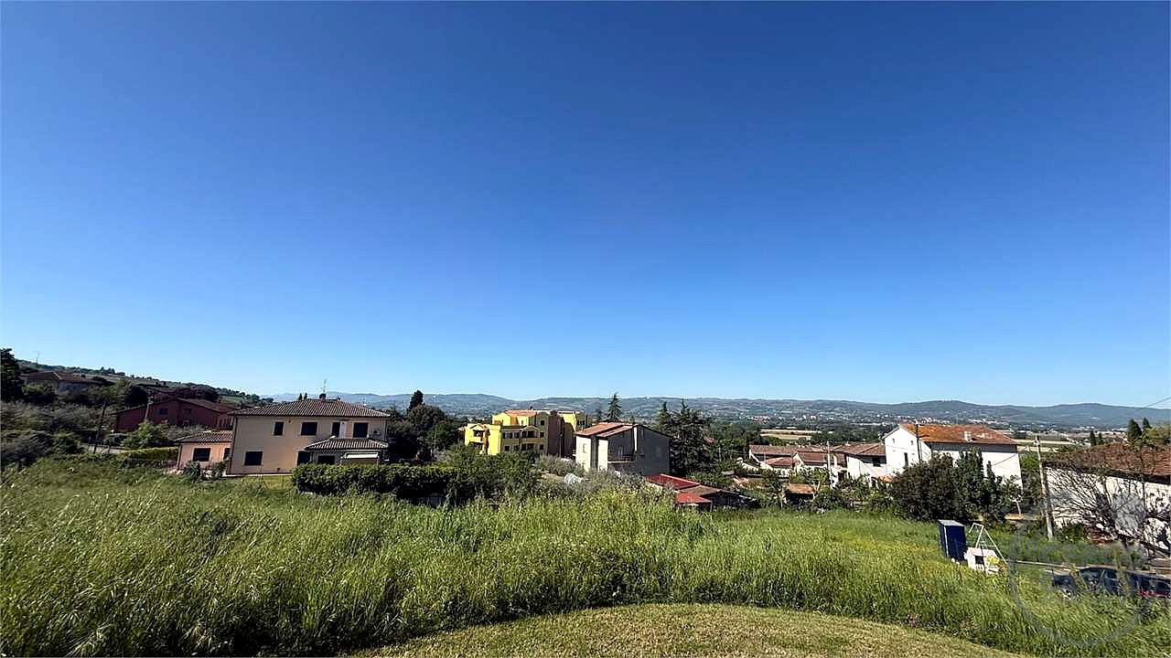 COLLEPEPE: AMPIO TERRENO EDIFICABILE PANORAMICO