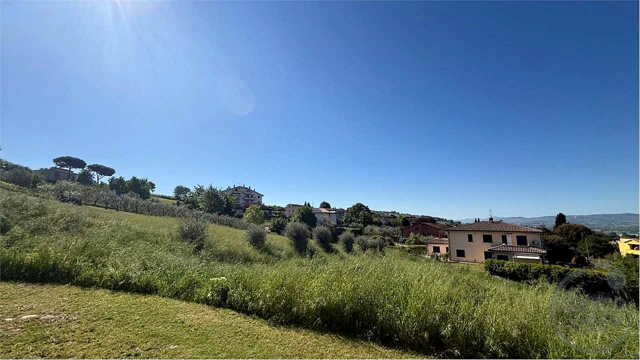 COLLEPEPE: AMPIO TERRENO EDIFICABILE PANORAMICO