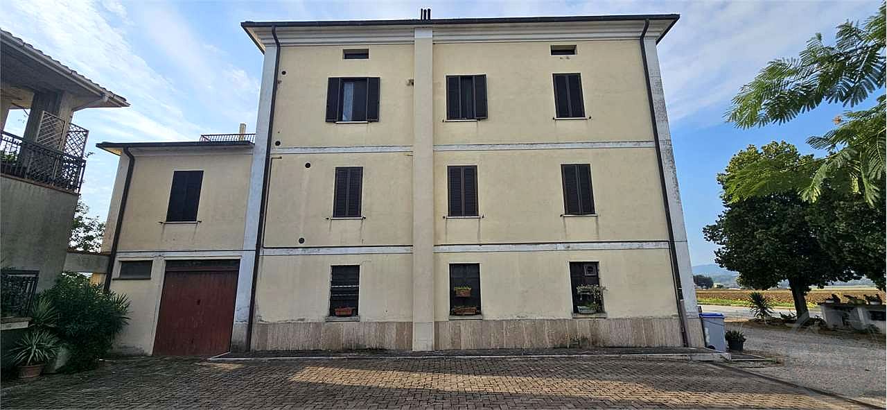 TODI – PANTALLA : APPARTAMENTO IN CASA SINGOLA