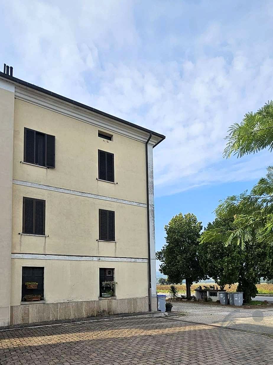 TODI – PANTALLA : APPARTAMENTO IN CASA SINGOLA