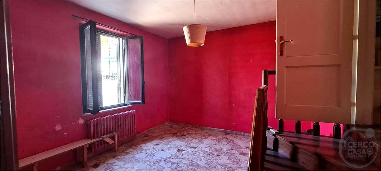 TODI – PANTALLA : APPARTAMENTO IN CASA SINGOLA