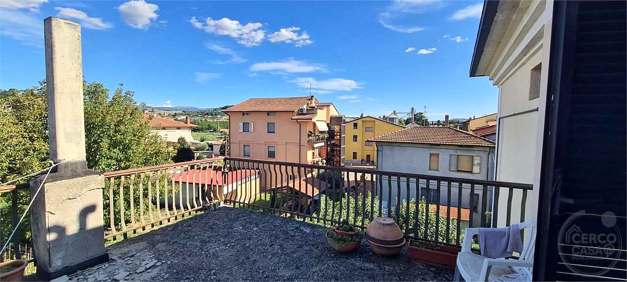 TODI – PANTALLA : APPARTAMENTO IN CASA SINGOLA