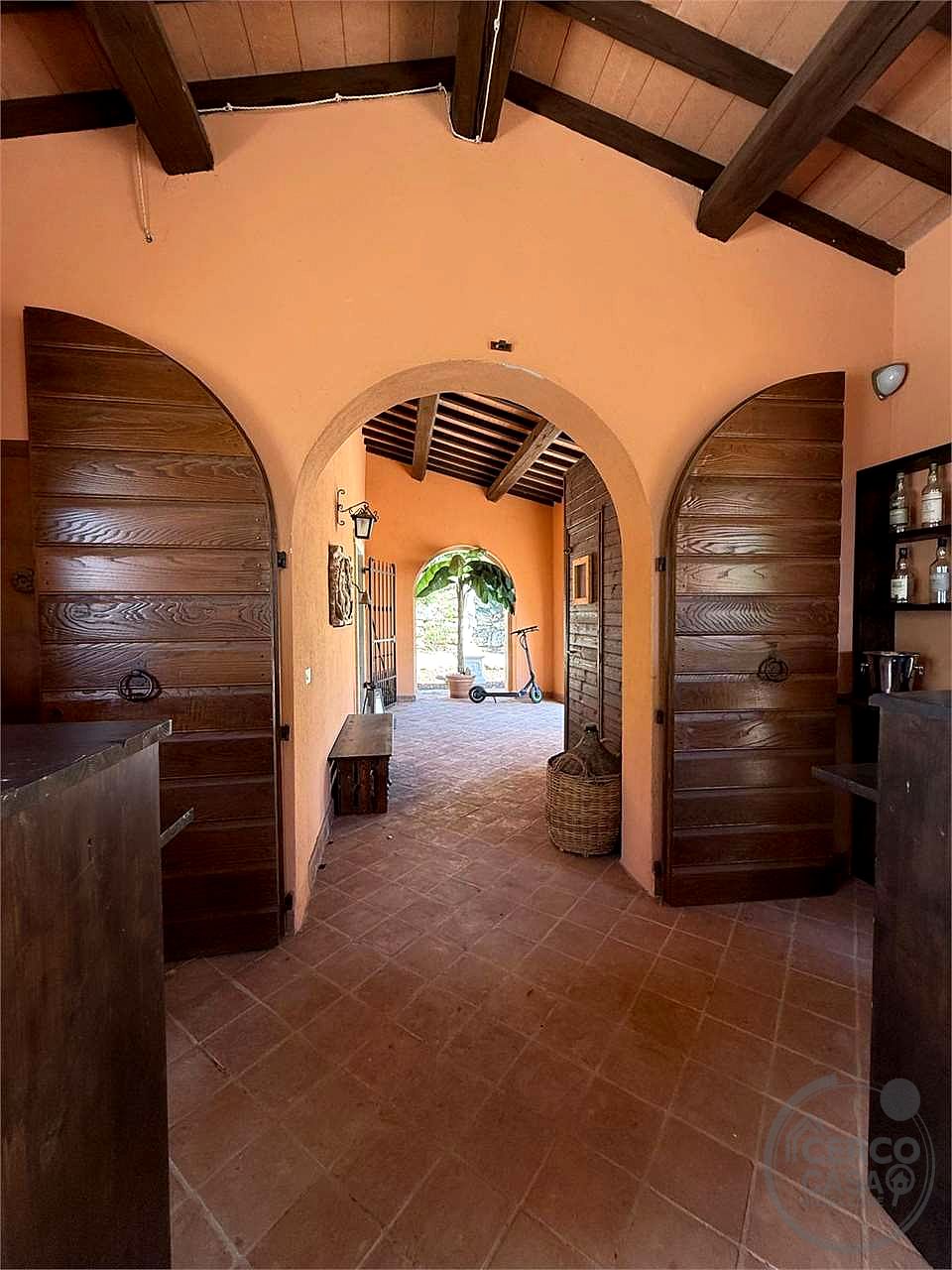 GUALDO CATTANEO - SAN TERENZIANO: SPLENDIDA VILLA CON PISCINA