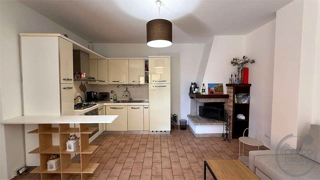 TODI - ROSCETO: APPARTAMENTO CON GIARDINO ESCLUSIVO