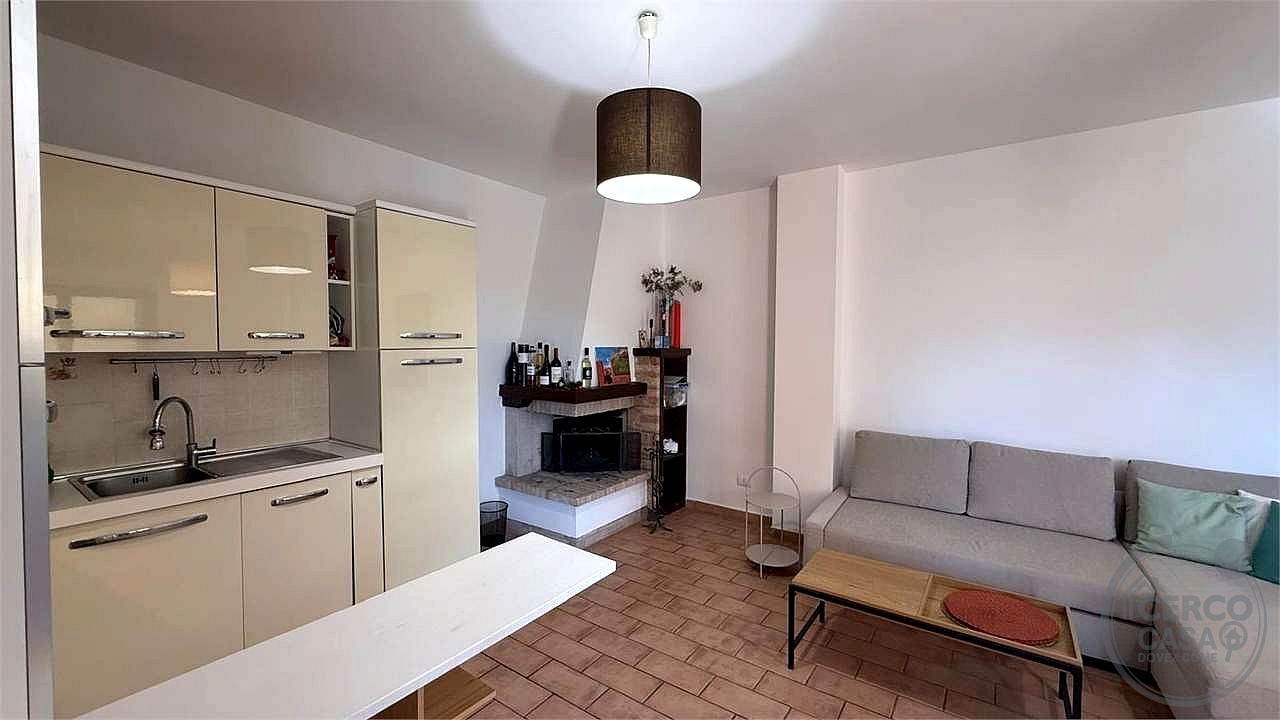 TODI - ROSCETO: APPARTAMENTO CON GIARDINO ESCLUSIVO