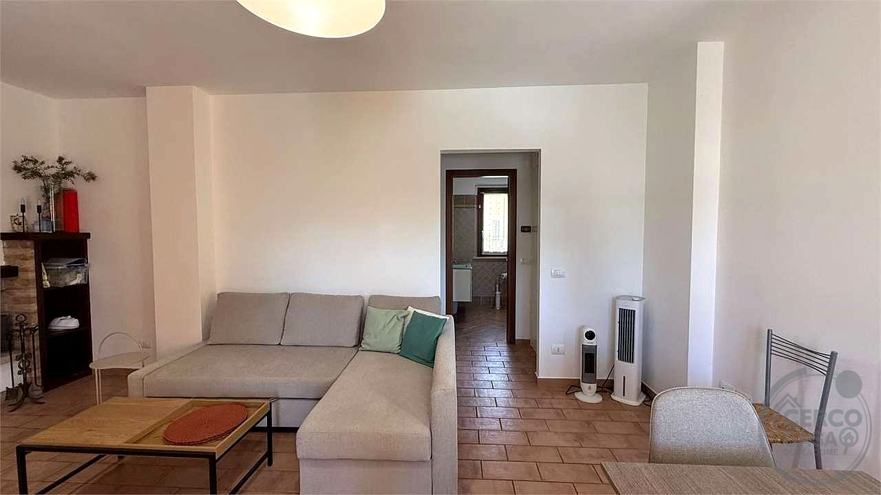 TODI - ROSCETO: APPARTAMENTO CON GIARDINO ESCLUSIVO