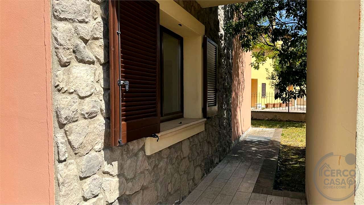 TODI - ROSCETO: APPARTAMENTO CON GIARDINO ESCLUSIVO