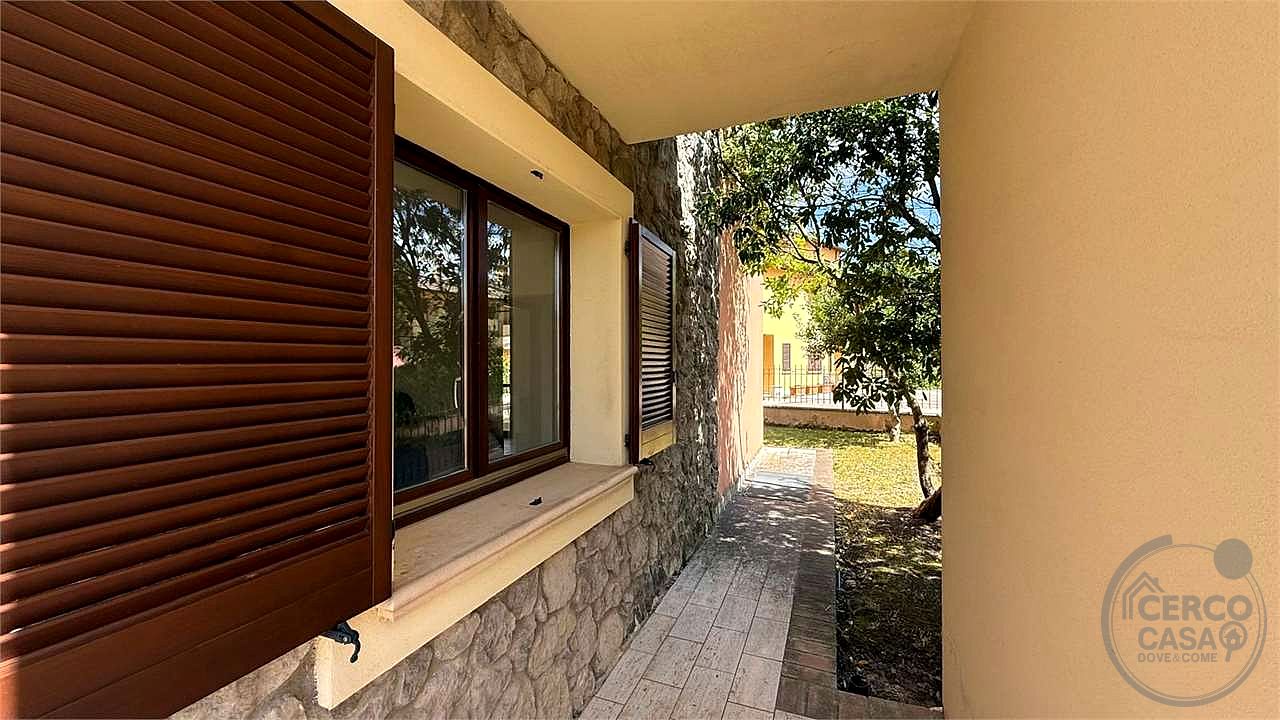 TODI - ROSCETO: APPARTAMENTO CON GIARDINO ESCLUSIVO