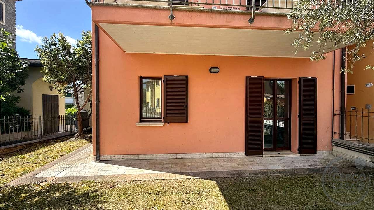 TODI - ROSCETO: APPARTAMENTO CON GIARDINO ESCLUSIVO