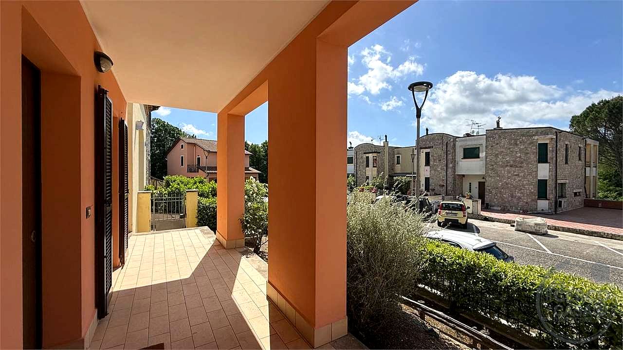 TODI - ROSCETO: APPARTAMENTO CON GIARDINO ESCLUSIVO