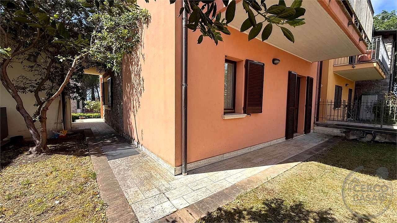 TODI - ROSCETO: APPARTAMENTO CON GIARDINO ESCLUSIVO