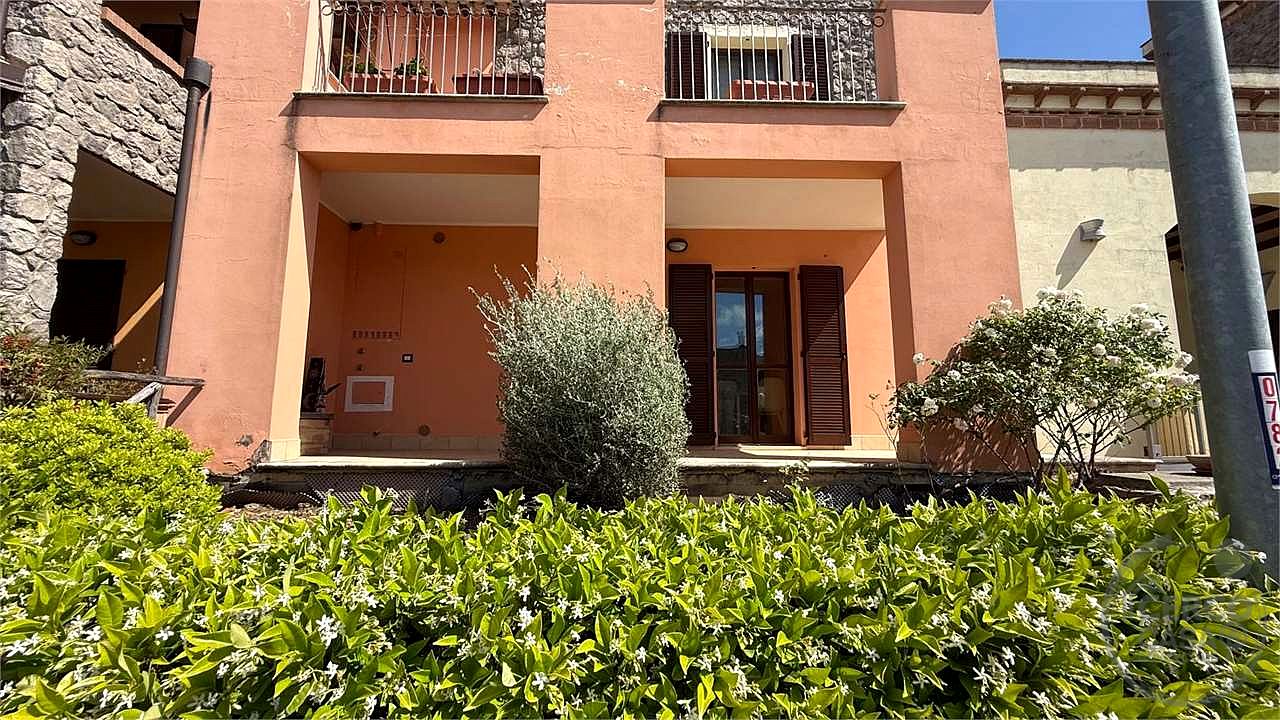 TODI - ROSCETO: APPARTAMENTO CON GIARDINO ESCLUSIVO
