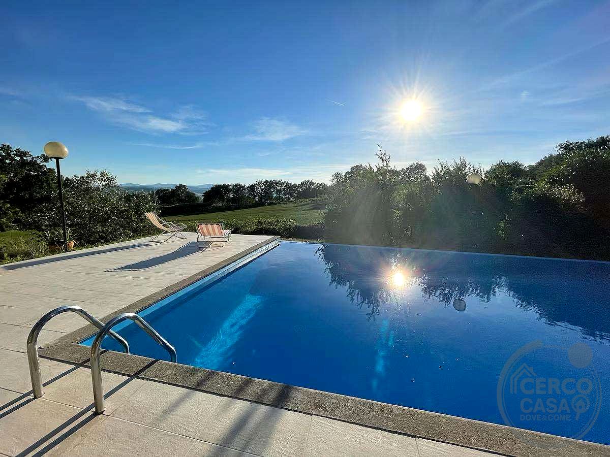 MASSA MARTANA - VILLA SAN FAUSTINO: CASA INDIPENDENTE CON PISCINA